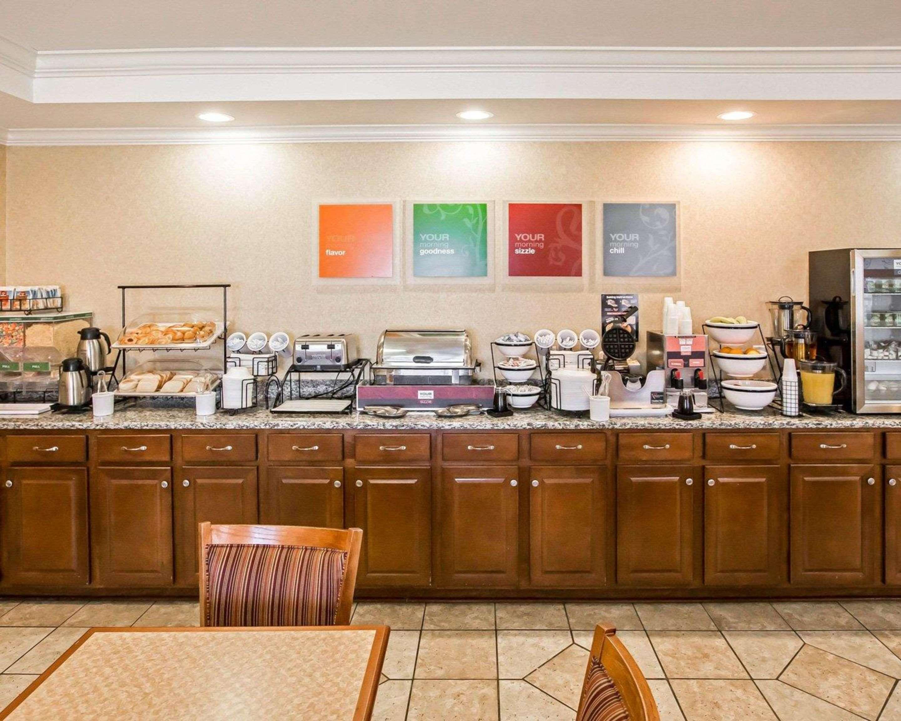 Comfort Inn Hebron-Lowell Area Dinwiddie Esterno foto