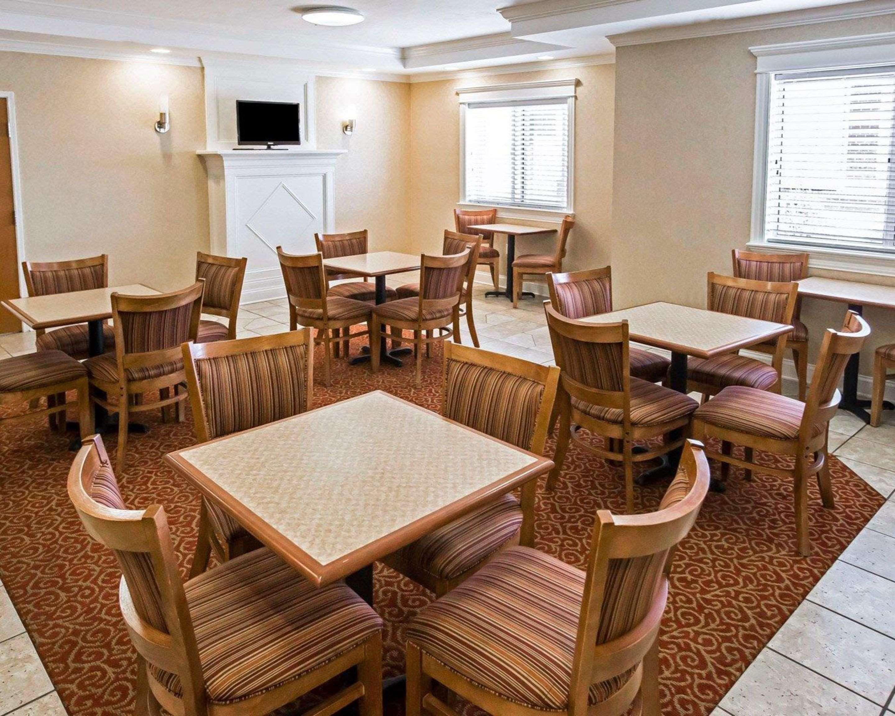 Comfort Inn Hebron-Lowell Area Dinwiddie Esterno foto