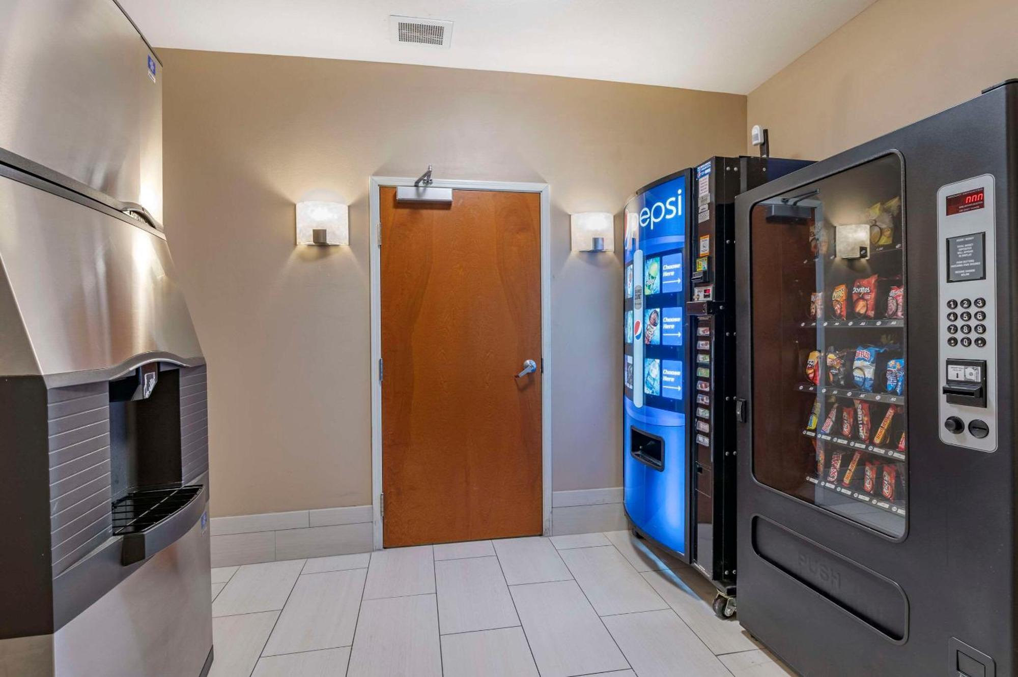 Comfort Inn Hebron-Lowell Area Dinwiddie Esterno foto