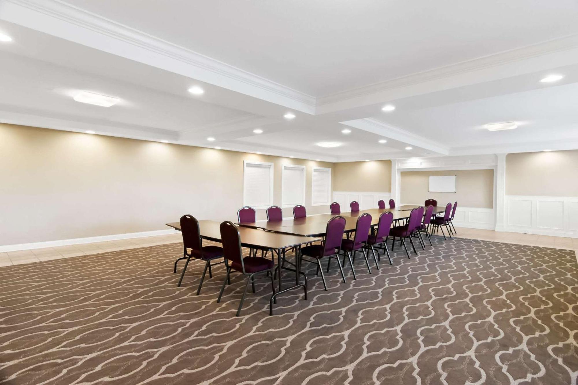 Comfort Inn Hebron-Lowell Area Dinwiddie Esterno foto